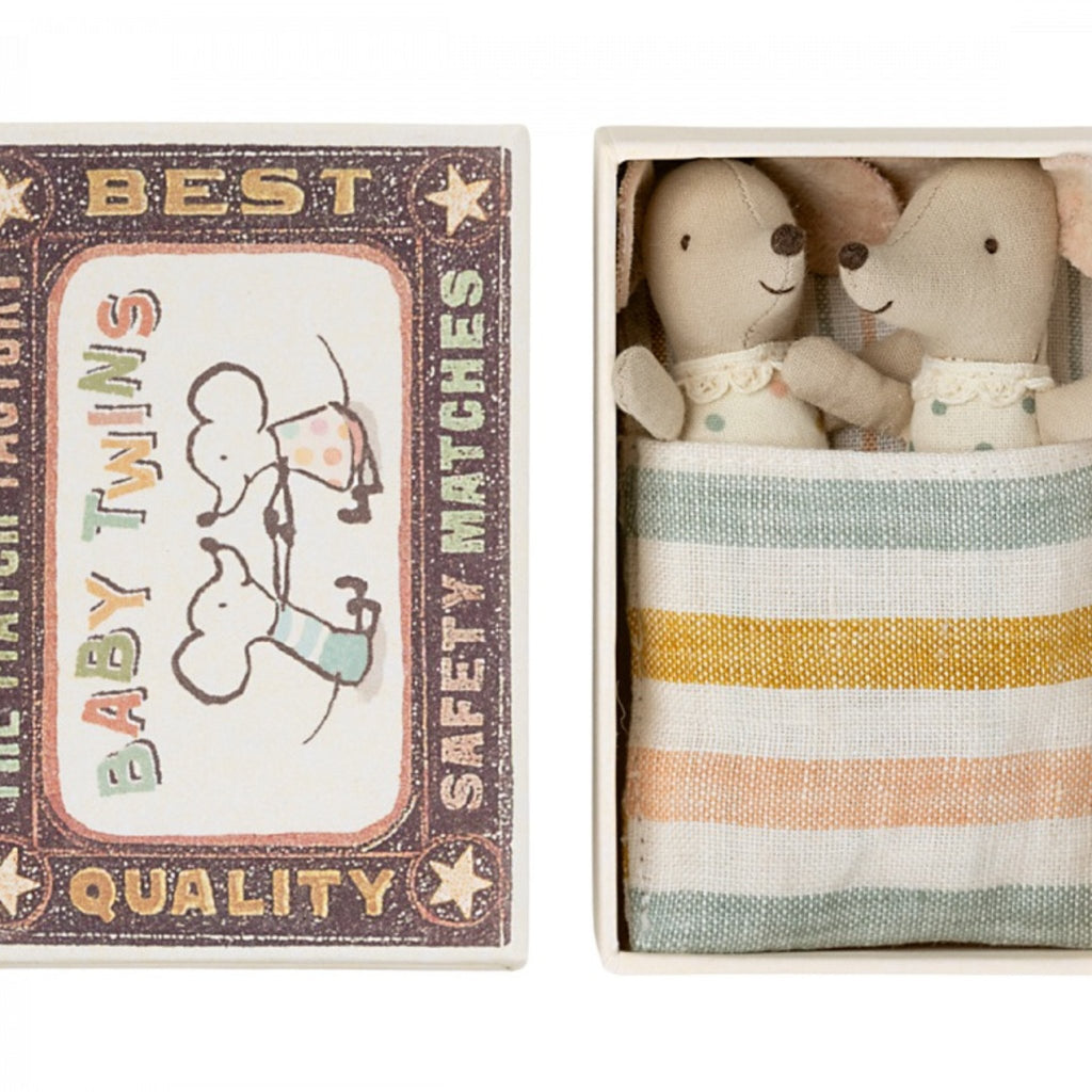 Maileg Zwilling Babymäuse in Streichholzschachtel mit gestreifter Decke - Sausebrause Shop