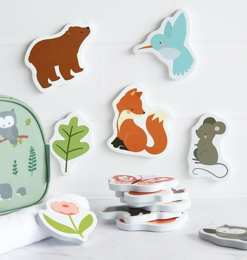 A little Lovely Company Badespielzeug Waldfreunde - Sausebrause Shop