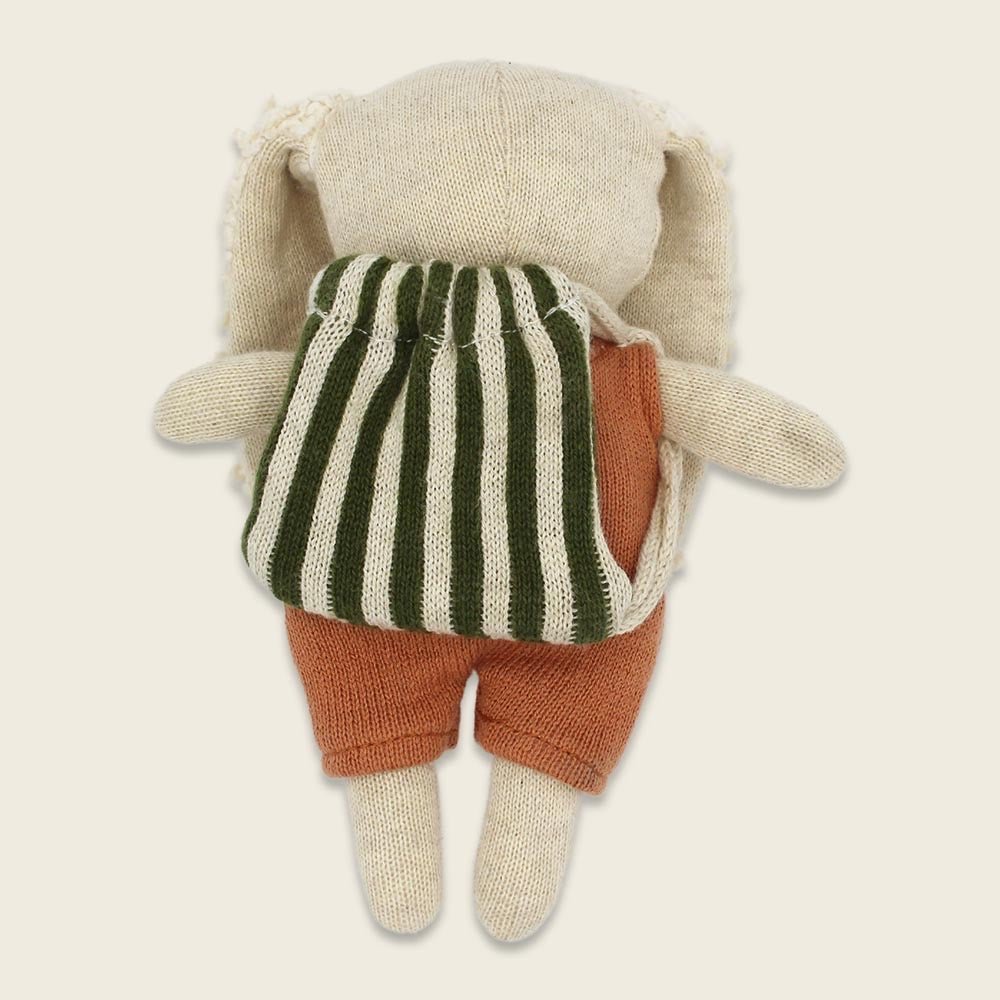 Ava & Yves Stofftier Hase Kindergartenkind mit Rucksack und lachsfarbenem Anzug - Sausebrause Shop