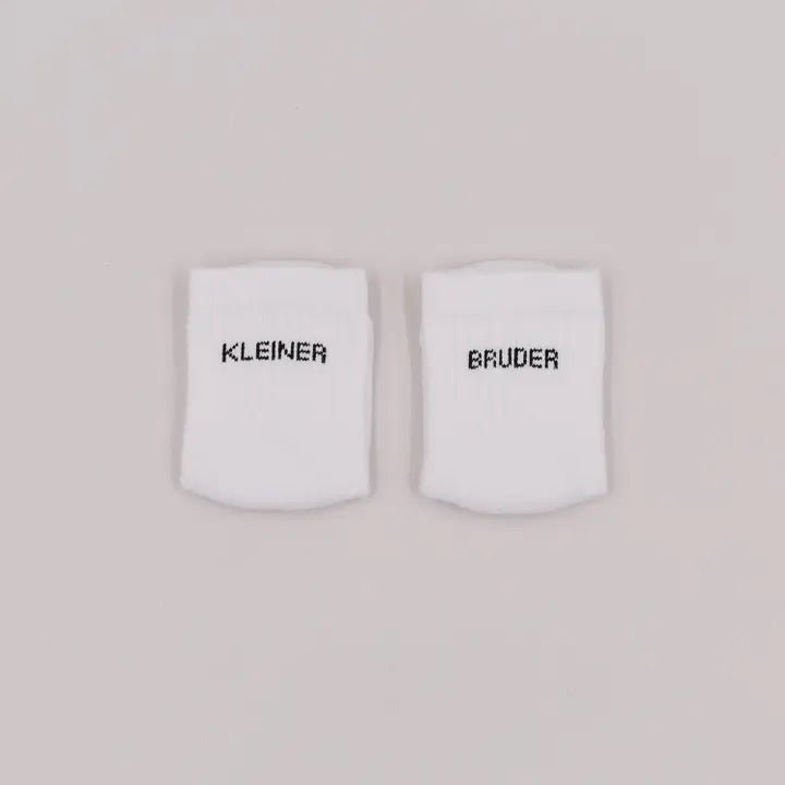 Babysocken Kleiner Bruder von Eulenschnitt - Sausebrause Shop