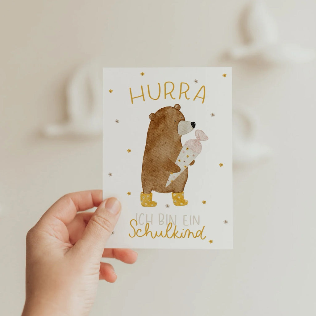 Hej Hanni Postkarte Schulanfang Bär - Sausebrause Shop