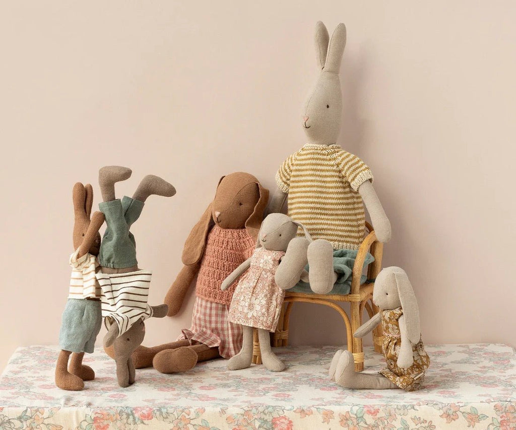 Maileg Kleidung Strickhemd & Rock für Stofftier Hasen & Kaninchen Größe 3 - Sausebrause Shop