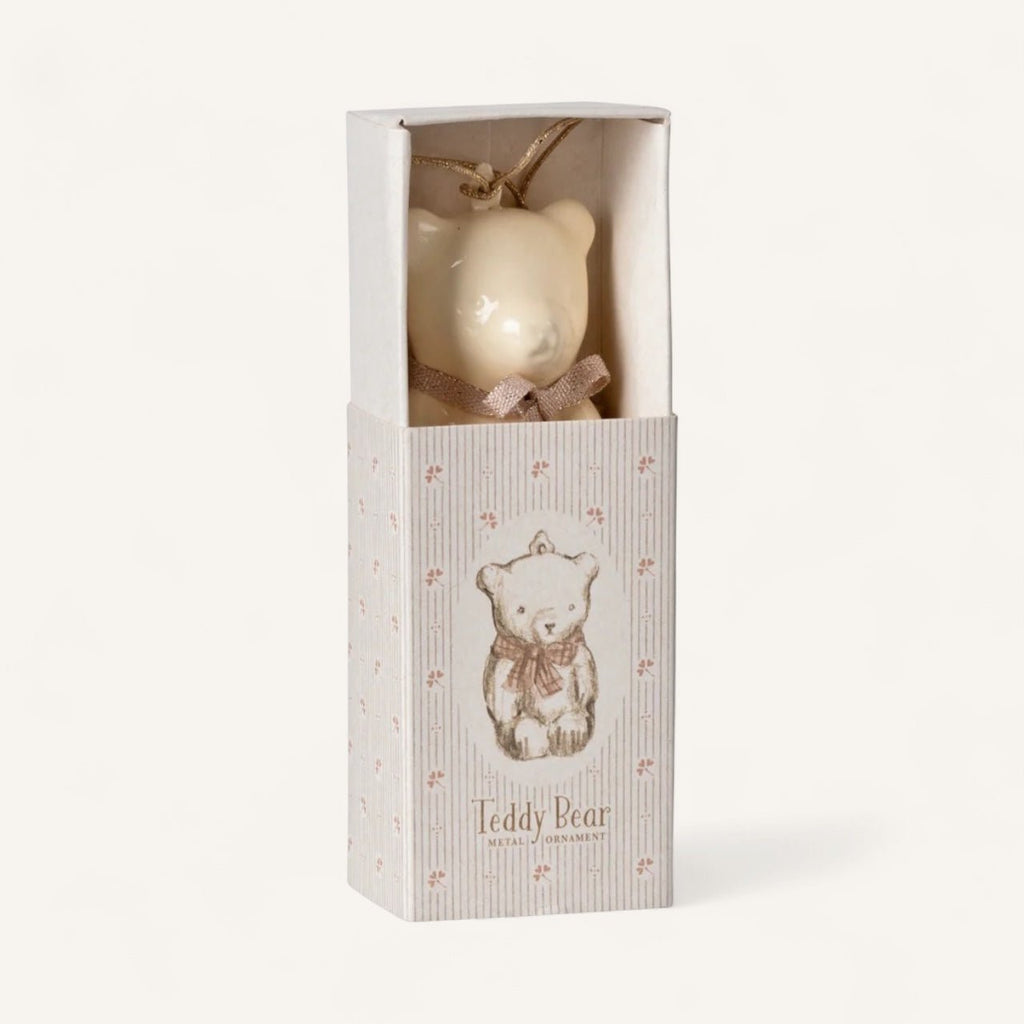 Maileg Metall Ornament Teddybär Off‑White mit Rosaschal 6,5 cm - Sausebrause Shop