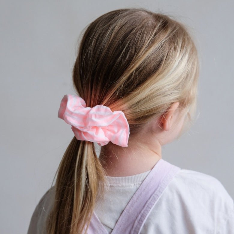 Mimi & Lula Giant Scrunchie gestreift Pink - Sausebrause Shop