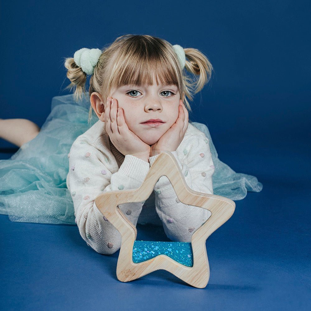 Petit Boum Flow Star – Sinnes - Stern aus Holz mit Glitzer & Leuchteffekt - Sausebrause Shop
