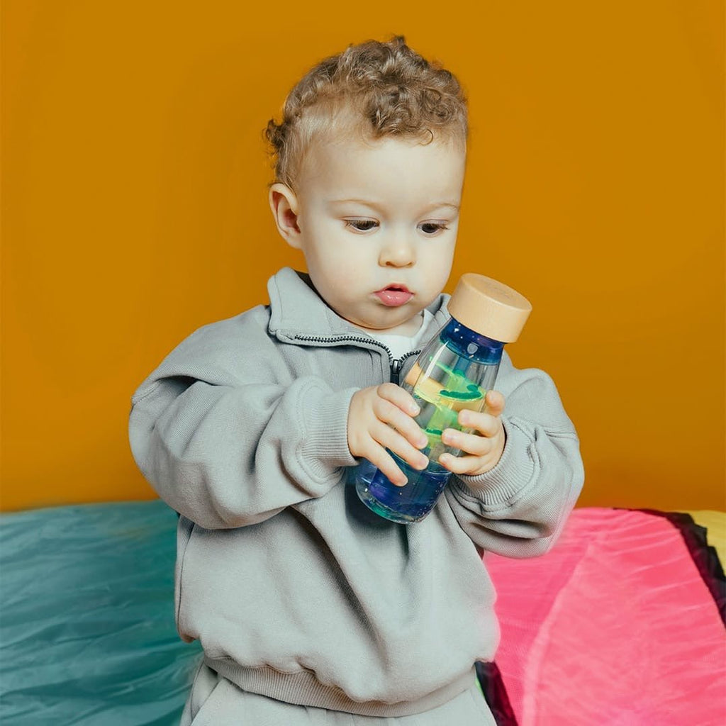 Petit Boum Move Bottle Spiral Blue Sensorikflasche 14 cm - Sausebrause Shop